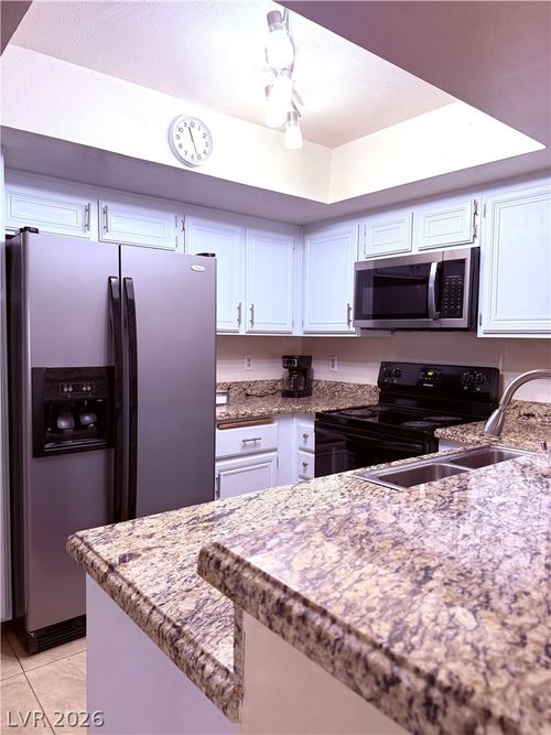 2752 Lodestone Dr, Las Vegas, NV, 89117-2460 | Card Image