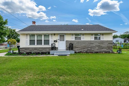 10 Laclede Dr, Burlngtn Twp, NJ, 08016-2902 | Card Image