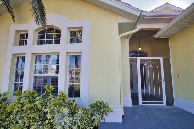 700 Silk Oak Drive, House other with 3 bedrooms, 2 bathrooms and null parking in Venice FL | Image 3