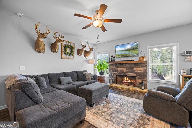 360 May Ln, House other with 4 bedrooms, 4 bathrooms and 2 parking in Carnesville GA | Image 11