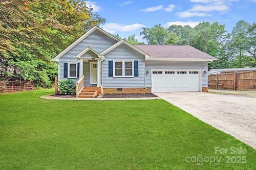 806 Costner St, Lowell, NC, 28098-1630 | Card Image