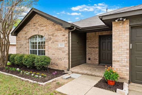 1011 Ridgecrest Dr, Mckinney, TX, 75069-7970 | Card Image