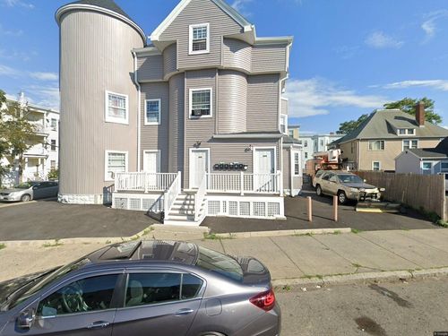 664-662 Western Ave, Lynn, MA, 01905-2229 | Card Image