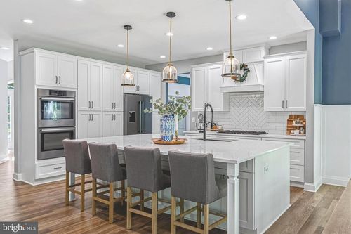 5068 Dawn Ct, WARRENTON, VA, 20187-8902 | Card Image