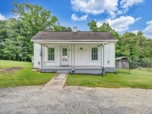 47 Young Ave, Bassett, VA, 24055-4322 | Card Image