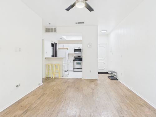 apt-114-806 W 24th St, Austin, TX, 78705-4720 | Card Image