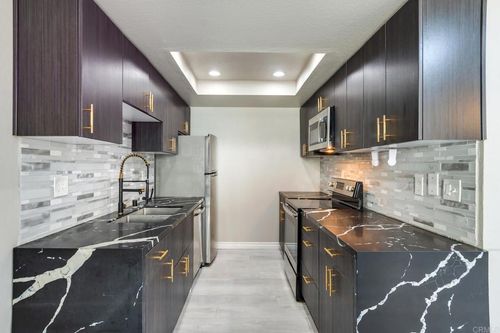 104-2828 Famosa Blvd, San Diego, CA, 92107-1109 | Card Image