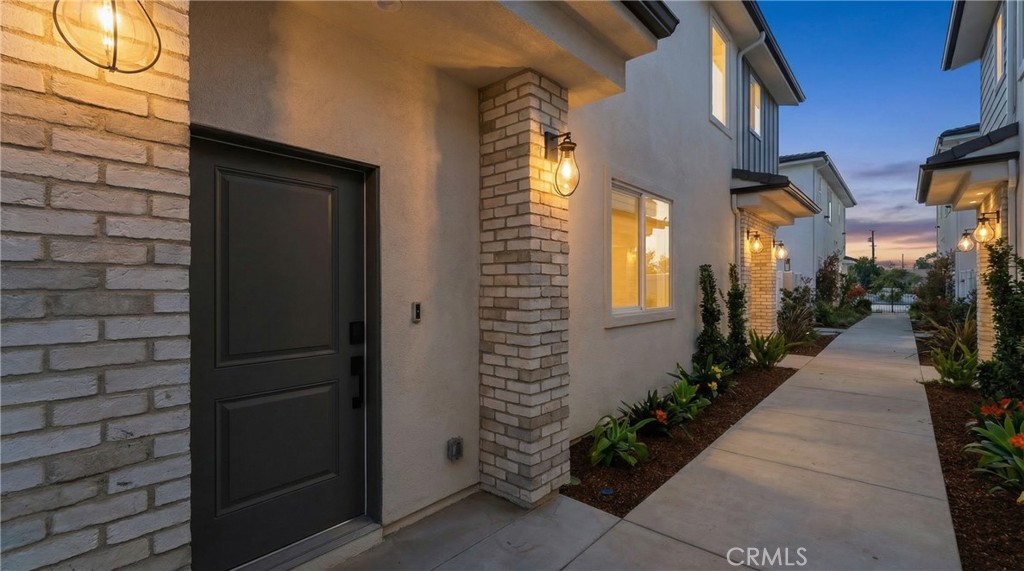 Residential in Paramount 2