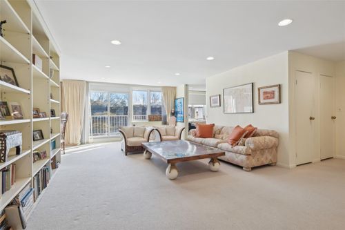 apt-217-1534 Broadway, Hewlett, NY, 11557-1442 | Card Image