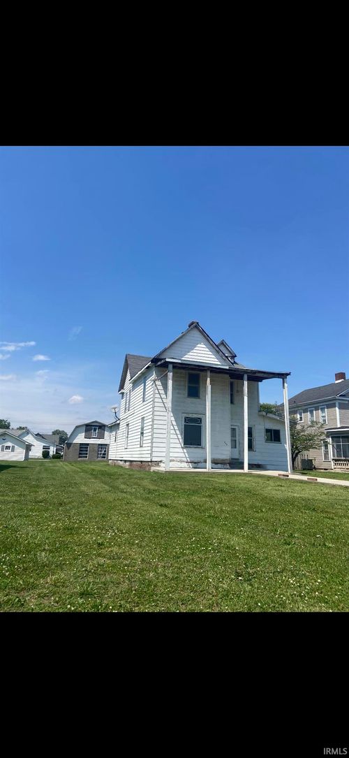 920 Ne A St Street, Linton, IN, 47441 | Card Image