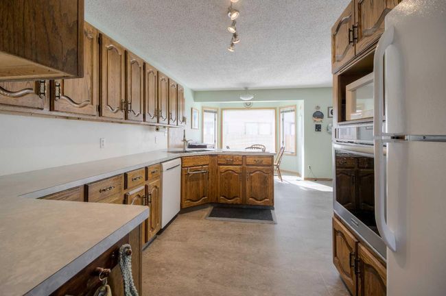 6 Tudor Cres S, House detached with 6 bedrooms, 3 bathrooms and 4 parking in Lethbridge AB | Image 18