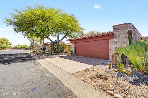 8421 N Vía Tioga, Tucson, AZ, 85704 | Card Image