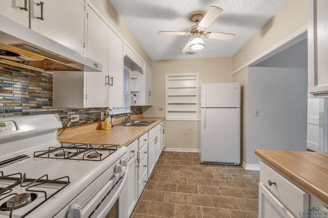 1621 &amp; 1627 Baseball Loop, House other with 5 bedrooms, 3 bathrooms and null parking in Diana TX | Image 33