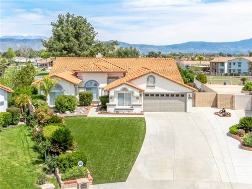 1900 Pecan Tree St, Hemet, CA, 92545-8179 | Card Image