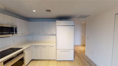 apt-2010-55 Sw 9th St, Miami, FL, 33130-3996 | Card Image