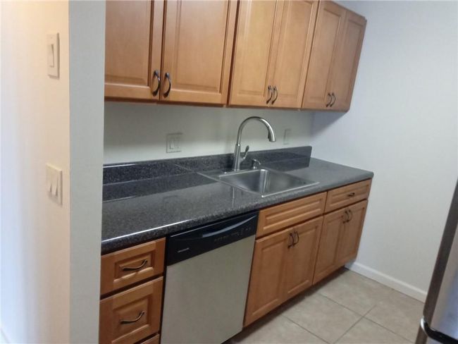 203 - 203 Chateau Rive, Condo with 2 bedrooms, 1 bathrooms and null parking in Peekskill NY | Image 6