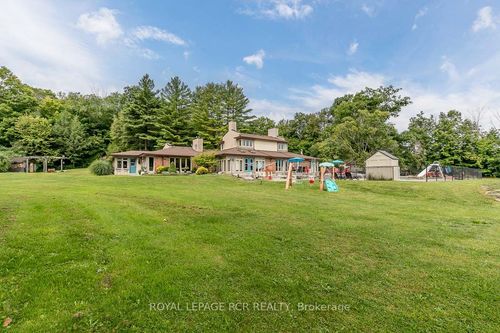 16365 Bathurst St, Newmarket, ON, L3X1Z8 | Card Image