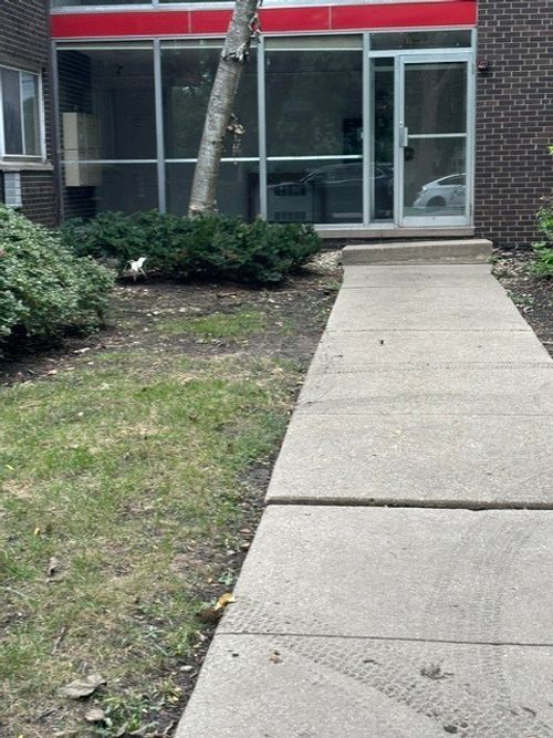 2c-8500 Skokie Blvd, Skokie, IL, 60077-2369 | Card Image