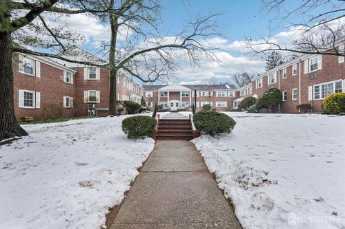 11d-445 Morris Ave, Springfield, NJ, 07081-1110 | Card Image