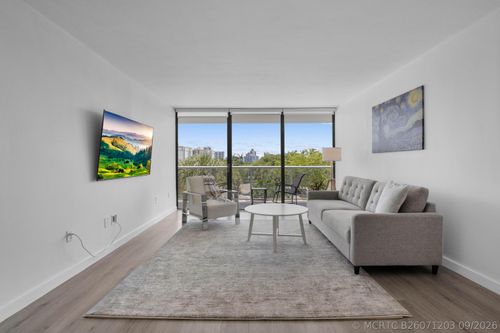404-3701 N Country Club Dr, Aventura, FL, 33180-1717 | Card Image