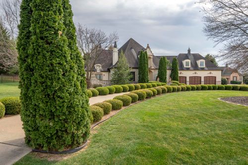 4504 E Spruce Dr, Springfield, MO, 65809-1107 | Card Image