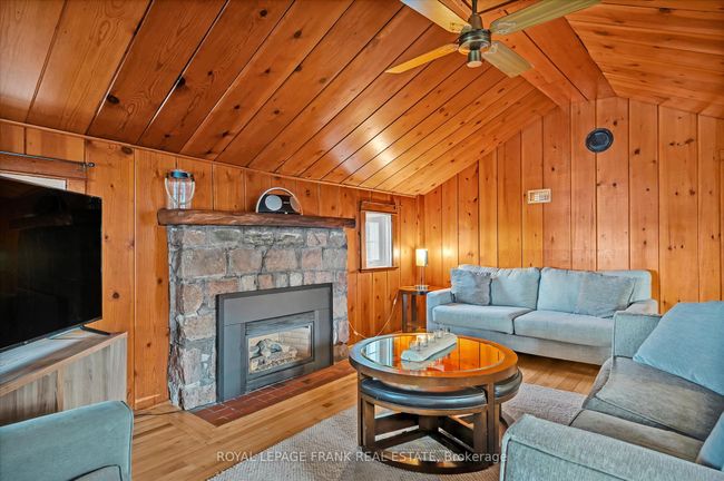 798 Simcoe St, House other with 3 bedrooms, 1 bathrooms and 4 parking in Bridgenorth ON | Image 17