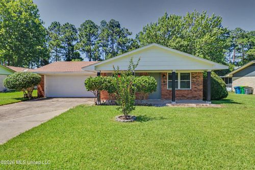 15420 Anderson Dr, Biloxi, MS, 39532-2808 | Card Image
