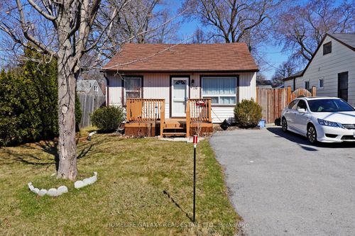 16 Queen St, Ajax, ON, L1S1S4 | Card Image