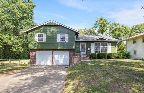 6802 E 86th St, Kansas City, MO, 64138-2824 | Card Image