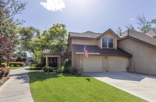 1262 W Flora Ave, Reedley, CA, 93654-2743 | Card Image