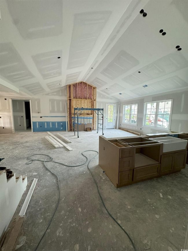 Miscellaneous room featuring lofted ceiling | Image 19