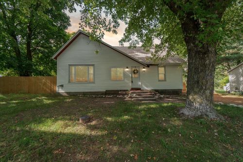 420 Pine St, Howard City, MI, 49329-9030 | Card Image