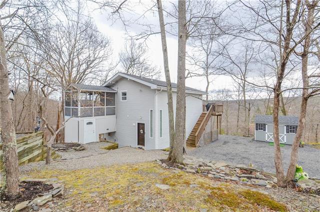 Sterling Cir, Bushkill, PA 18324