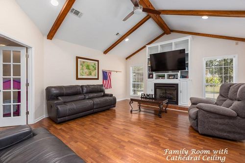 309 Hunters Creek Dr, Lufkin, TX, 75901-5809 | Card Image
