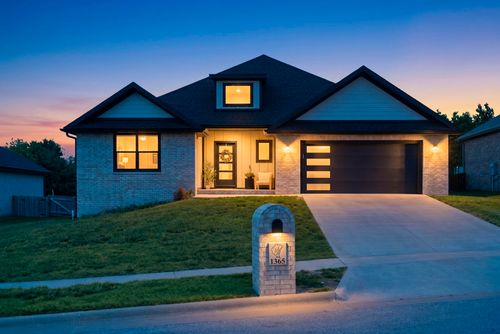 1365 W Gaslight Dr, Springfield, MO, 65810-3319 | Card Image