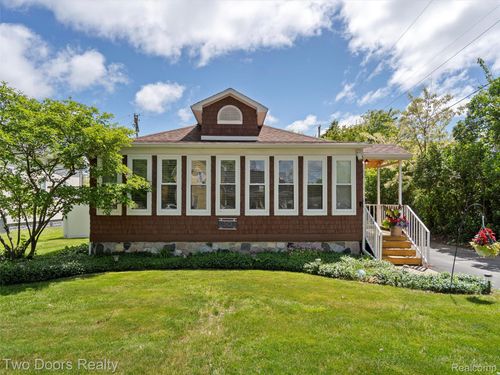 30 Beebe St, Lake Orion, MI, 48362-3020 | Card Image
