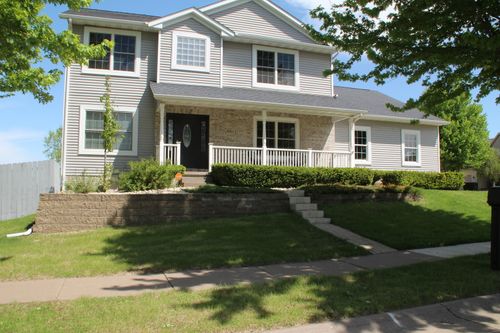 6911 Madison St, Davenport, IA, 52806-2067 | Card Image
