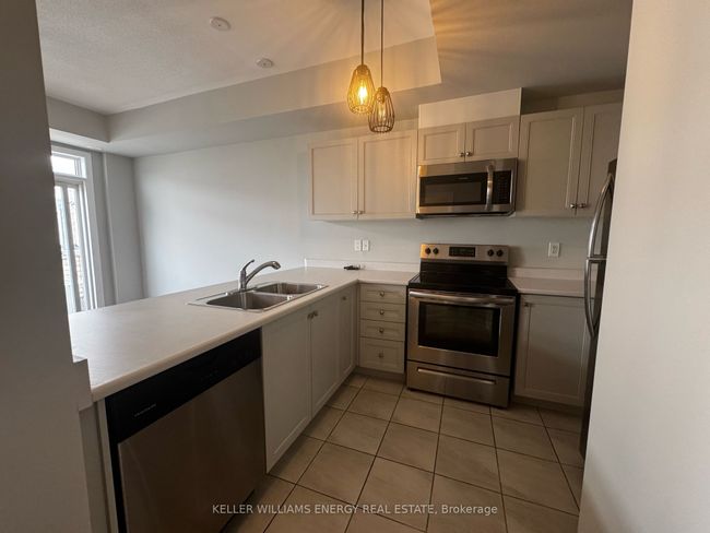 1769 Rex Heath Dr, Condo with 2 bedrooms, 2 bathrooms and 1 parking in Pickering ON | Image 4
