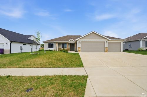 4385 Glenn View Dr, Manhattan, KS, 66502-7714 | Card Image