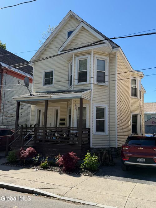 27 Catherine St, Schenectady, NY, 12307-1141 | Card Image