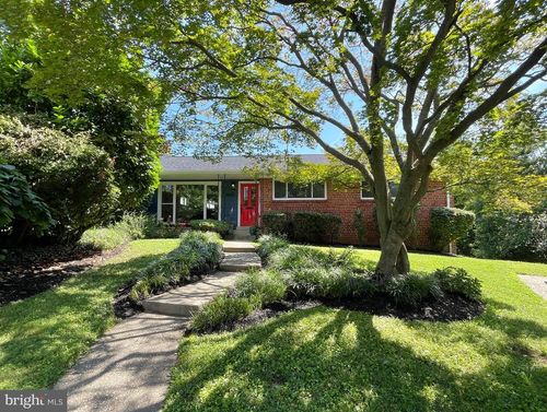8605 Farrell Ct, CHEVY CHASE, MD, 20815-3852 | Card Image