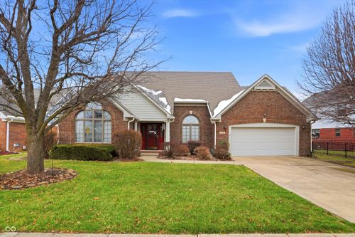 3322 Buckmoor Pkwy, Greenwood, IN, 46143-9242 | Card Image