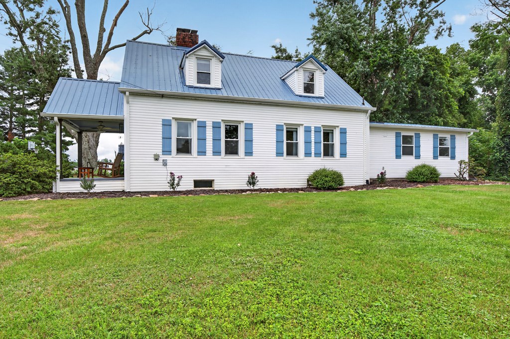 Residential in Glade Spring 3
