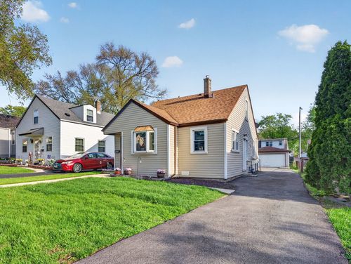 2641 W 89th Pl, Evergreen Park, IL, 60805-1303 | Card Image
