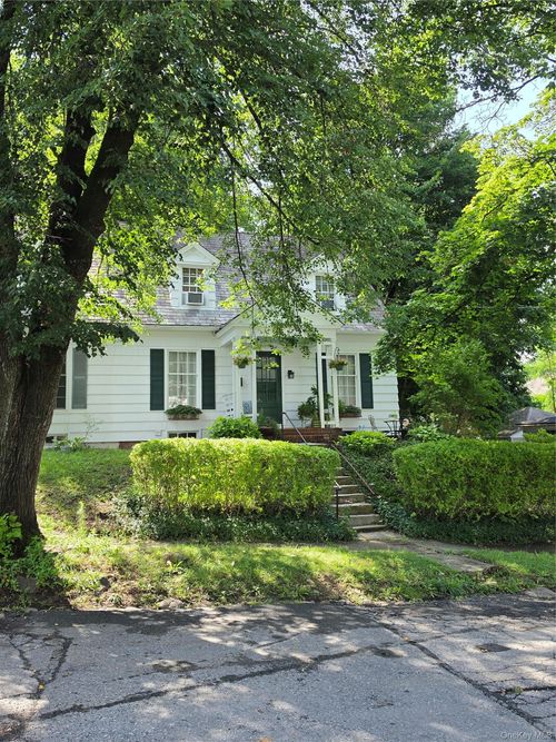 20 Bush Ave, Newburgh, NY, 12550-4322 | Card Image
