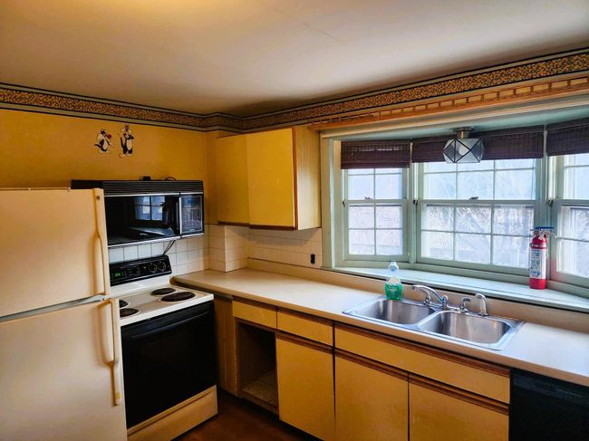 1161 Western Ave, House other with 3 bedrooms, 2 bathrooms and null parking in Brattleboro VT | Image 18