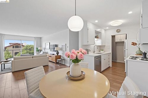 105-2 Panoramic Way, Berkeley, CA, 94704-1804 | Card Image