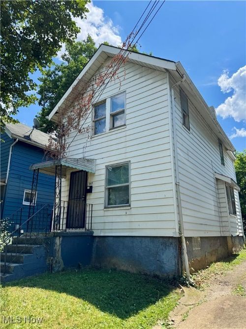 918 Bye St, Akron, OH, 44320-2256 | Card Image