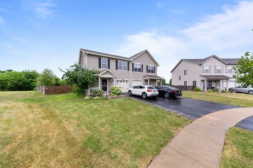 1300 Burns Ln, Minooka, IL, 60447-4560 | Card Image