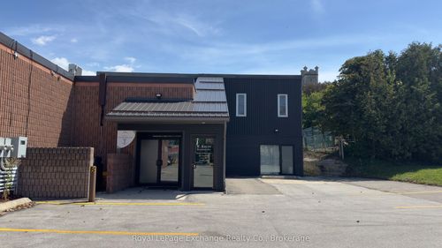 911 Queen St, Kincardine, ON, N2Z2Y2 | Card Image